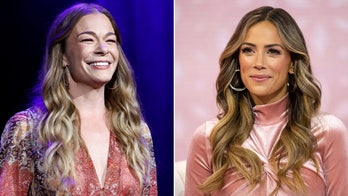 Fox News Entertainment Newsletter: LeAnn Rimes' teeth fall out during concert, Jana Kramer's career regrets