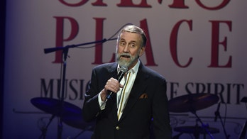 Country singer Ray Stevens suffers mild heart attack, cancels shows