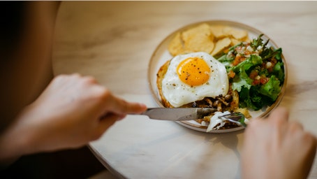 Eating these common foods could reduce Alzheimer's risk, experts say