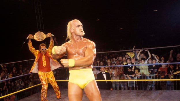 Hulk Hogan flexing