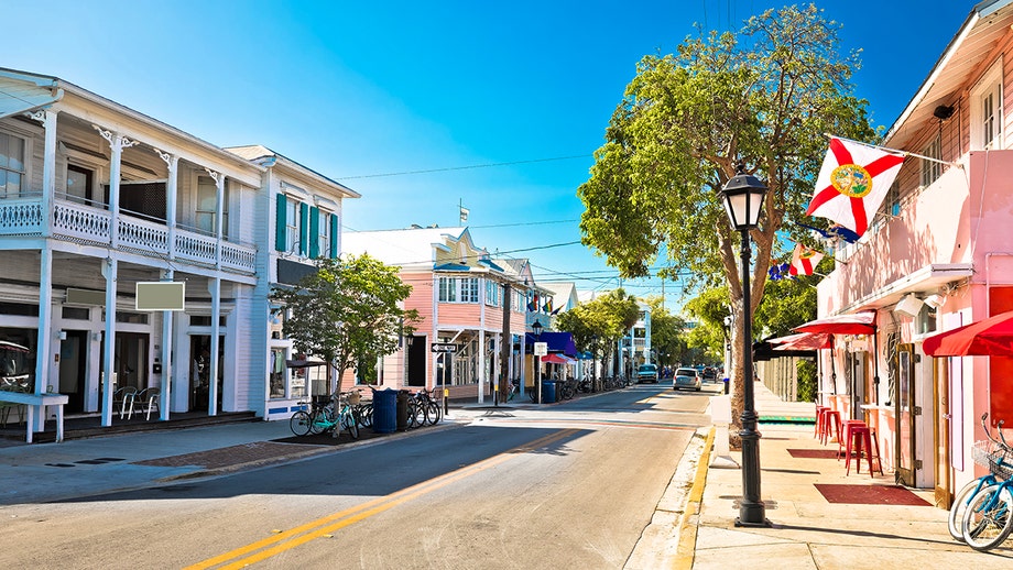 Florida tourist hotspot nearly becomes sanctuary city before leaders reverse ICE policy
