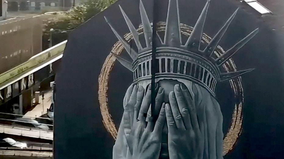 Statue of Liberty mural intentionally placed in migrant city stirs up controversy