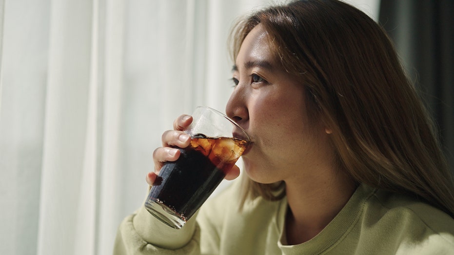 'Fridge cigarette' is Gen Z's new Diet Coke obsession that concerns health experts