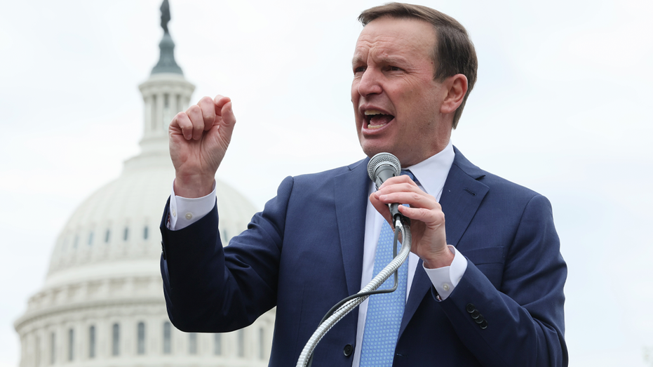 Sen. Chris Murphy slams ICE, says allowing masked officers will enable 'depravity' and 'vigilantism'