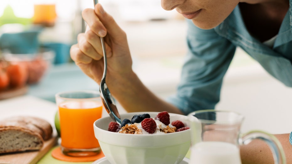 Popular 'fibermaxxing' diet trend not right for everyone, nutritionist says