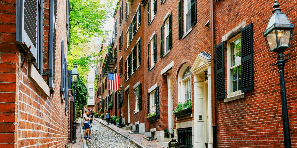https://a57.foxnews.com/static.foxnews.com/foxnews.com/content/uploads/2025/08/1024/512/beacon-hill-2.jpg?ve=1&tl=1