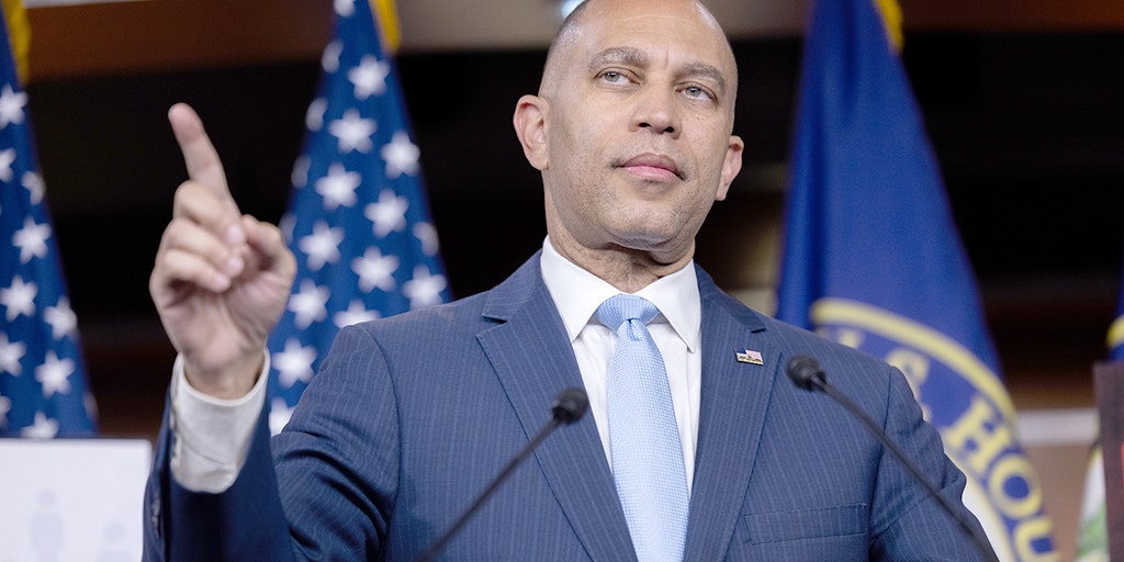 Jeffries Blasts ICE Tactics, Claims Trump Faces Backlash Over Immigration Policies