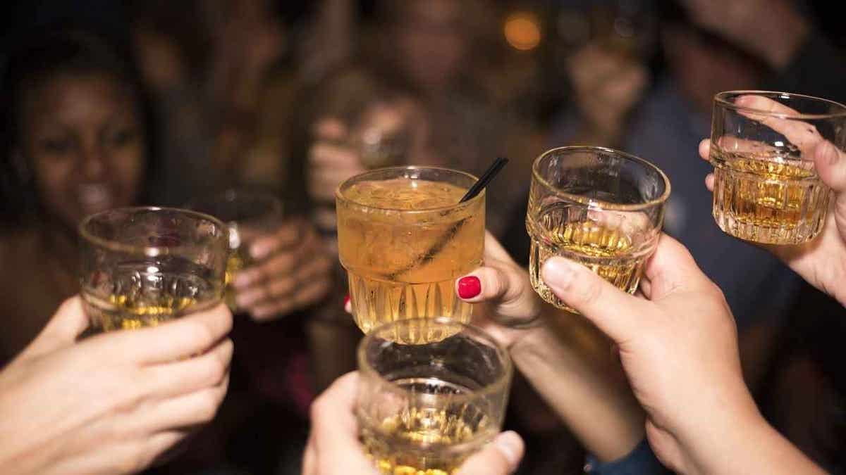 Explanation of friends who drink in the bar.
