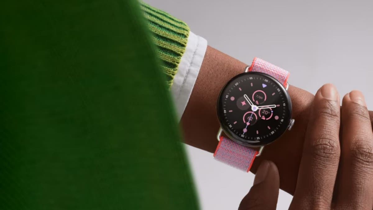 A Google Pixel Watch 4 shows the time 10:15.