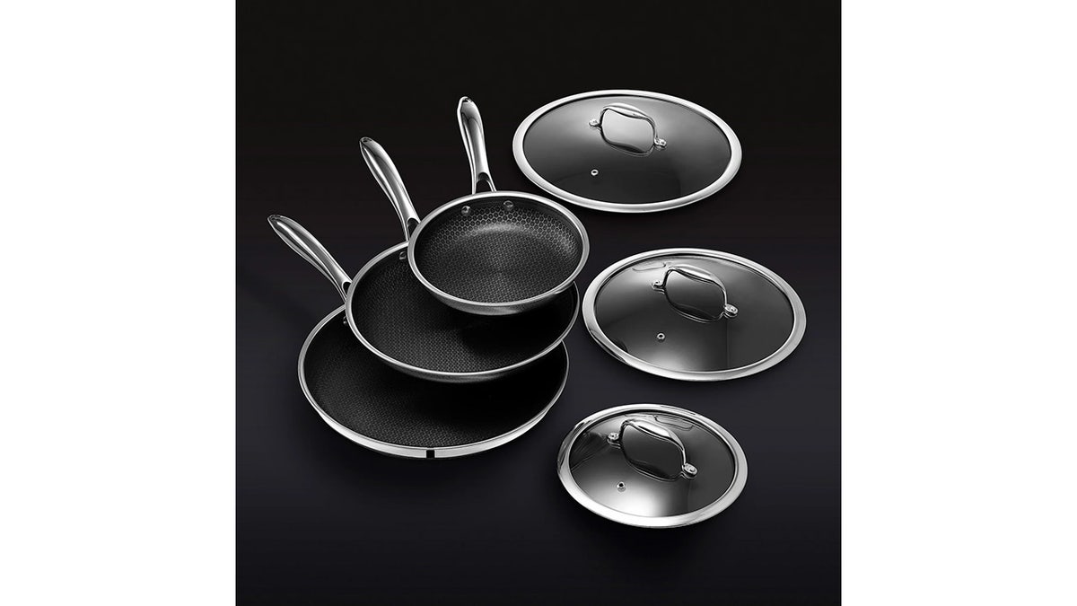 Get a whole new set of pans with hybrid cooking technology.