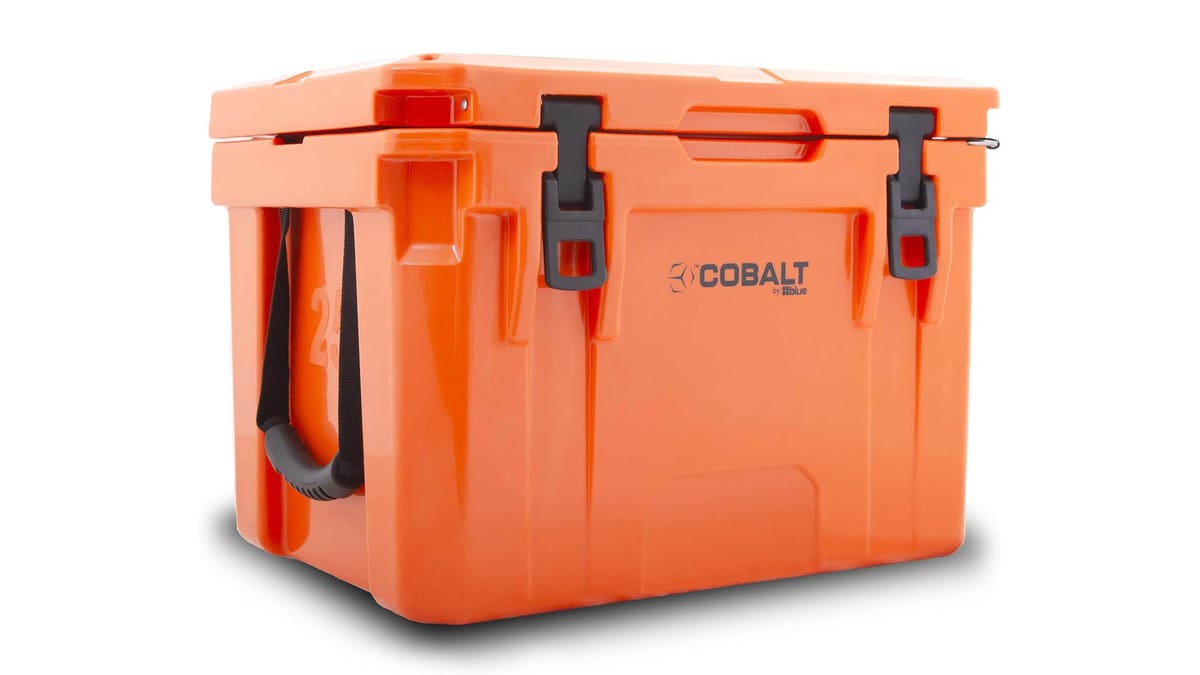 A lightweight, affordable cooler that keeps drinks and food cold for up to three days.