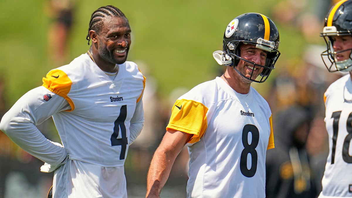Ārons Rodgers un DK Metcalf