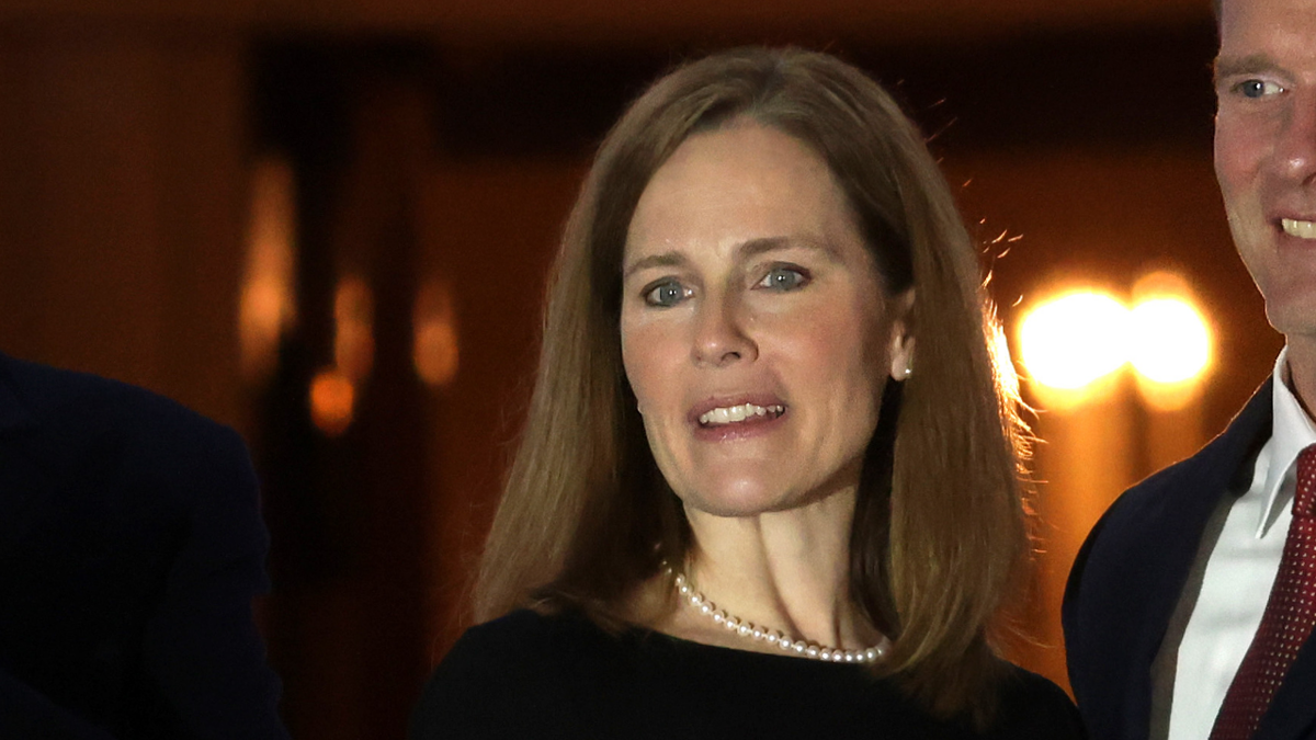 U.S. Supreme Court Justice Amy Coney Barrett saw it during the etiquette sworn in the White House South Lawn after confirming the Supreme Court in October 2020.