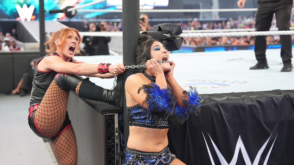Becky Lynch retains Women’s Intercontinental Championship in hardcore No DQ match at SummerSlam