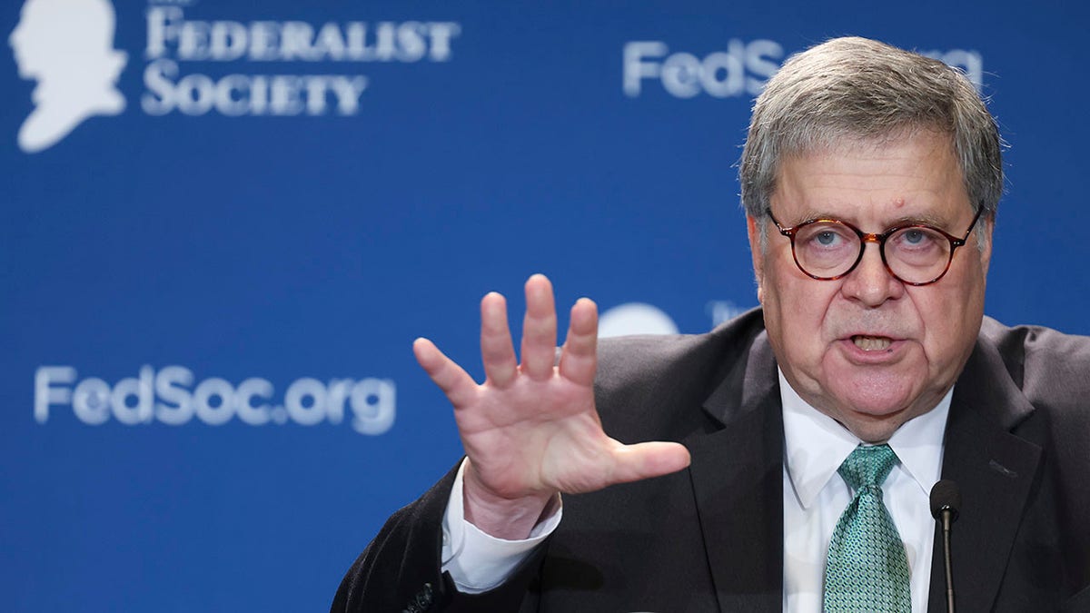 Former AG Bill Barr speaks at the Federalist Society