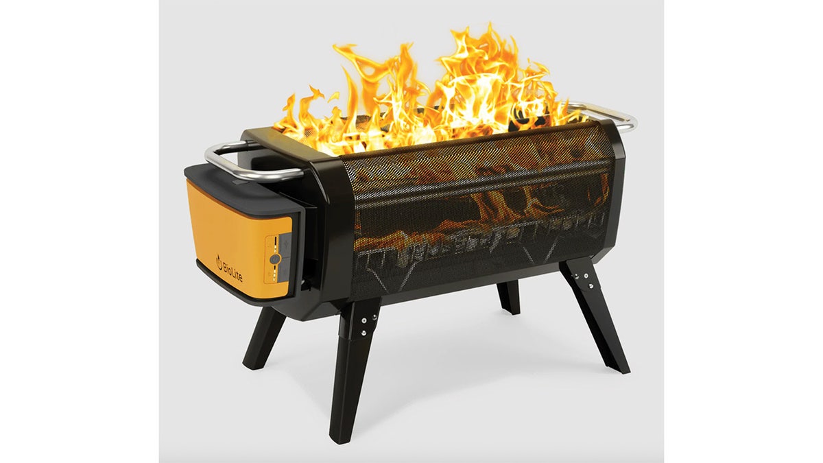 The main fire, portable of fire enabled by wood or coal to cook.