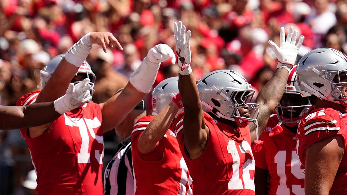 Buckeyes celebrate touchdown