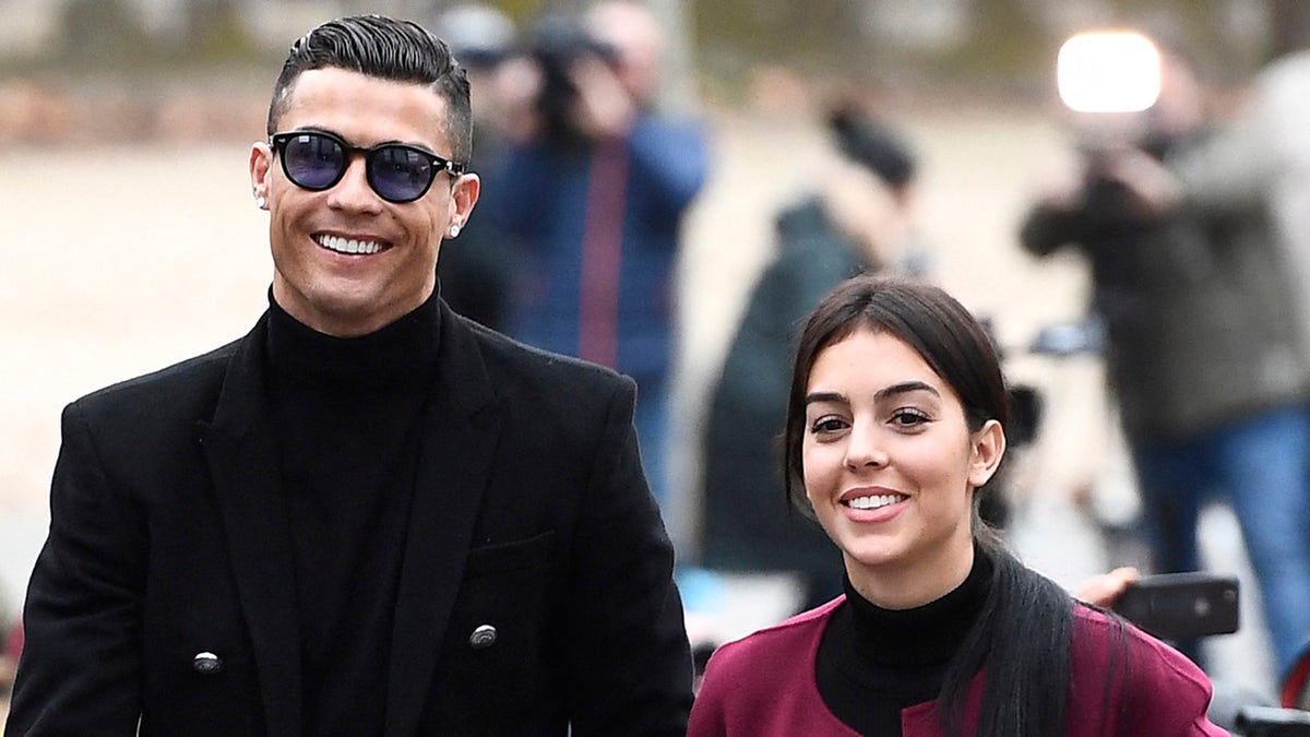 Cristiano Ronaldo dan Georgina Rodriguez bersama