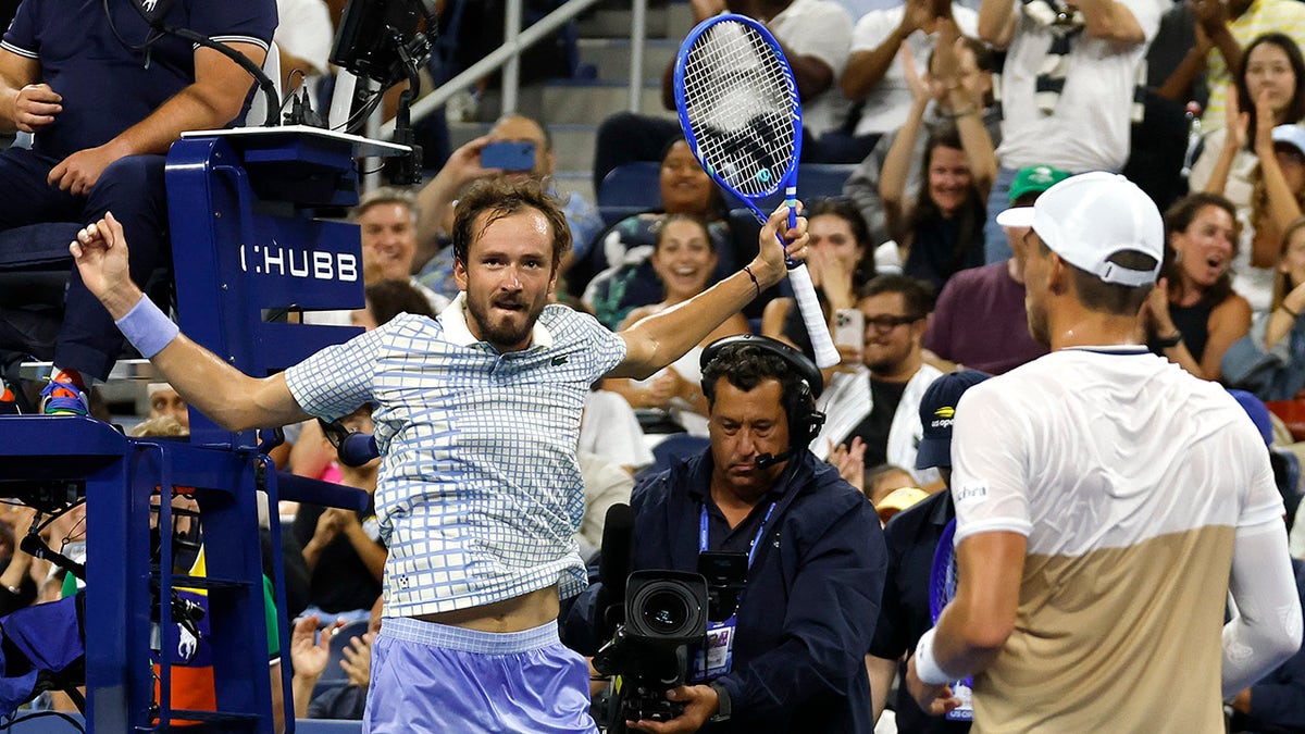 Daniil Medvedev gestures