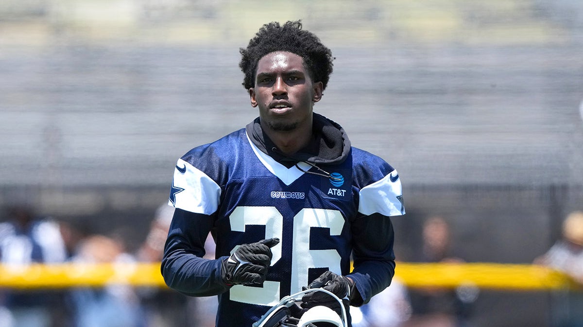 DaRon Bland runs on practice field