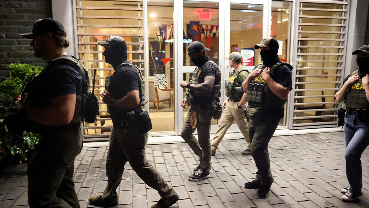 Federal agents patrol streets of DC