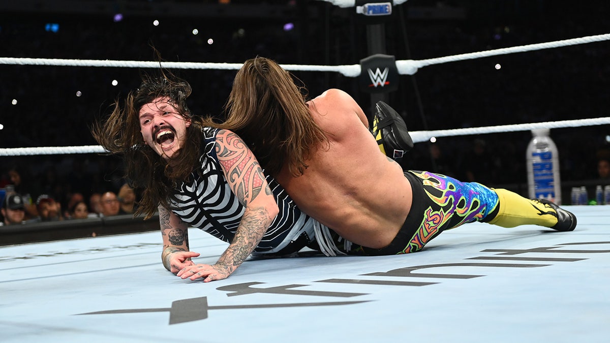 Dominik Mysterio’s Intercontinental Championship reign continues at SummerSlam, makes AJ Styles latest victim