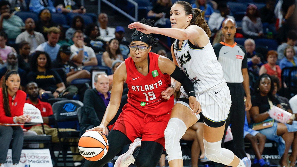 Alisha Gray leads the basket