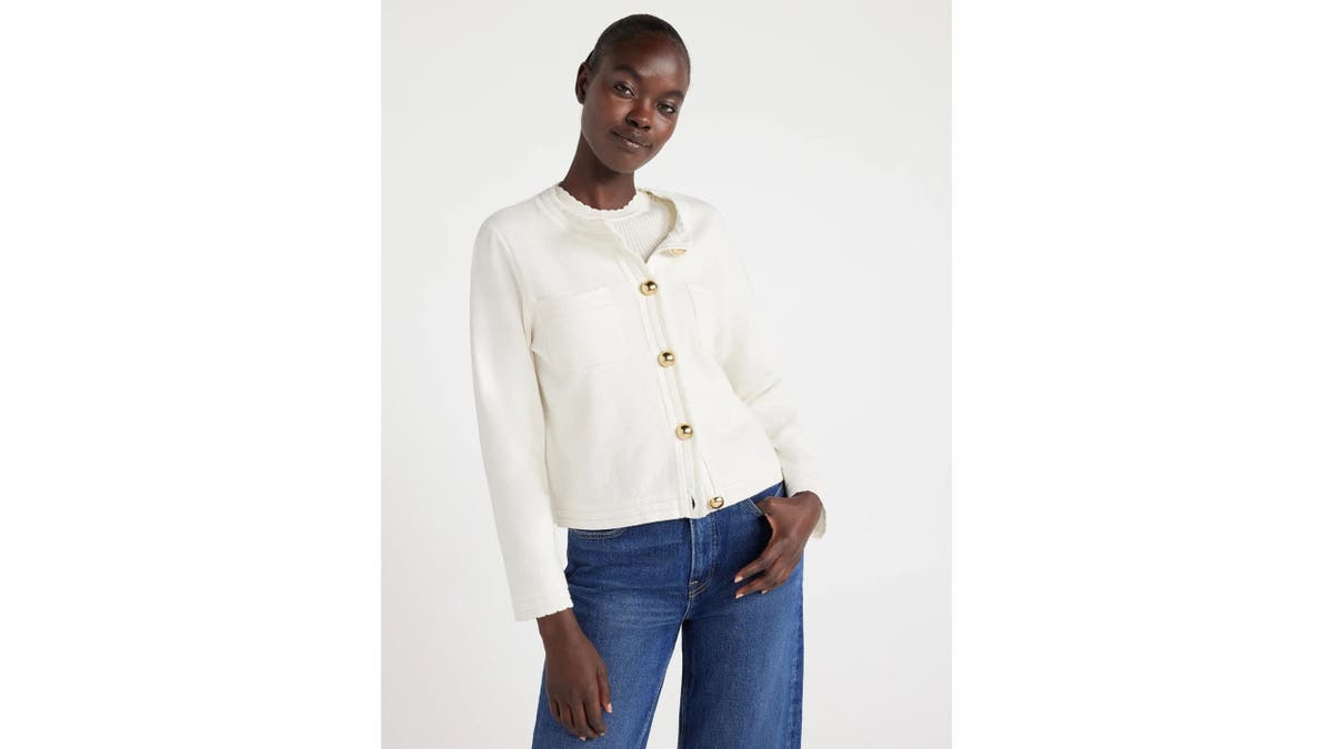 Add this cardigan for a classic look.