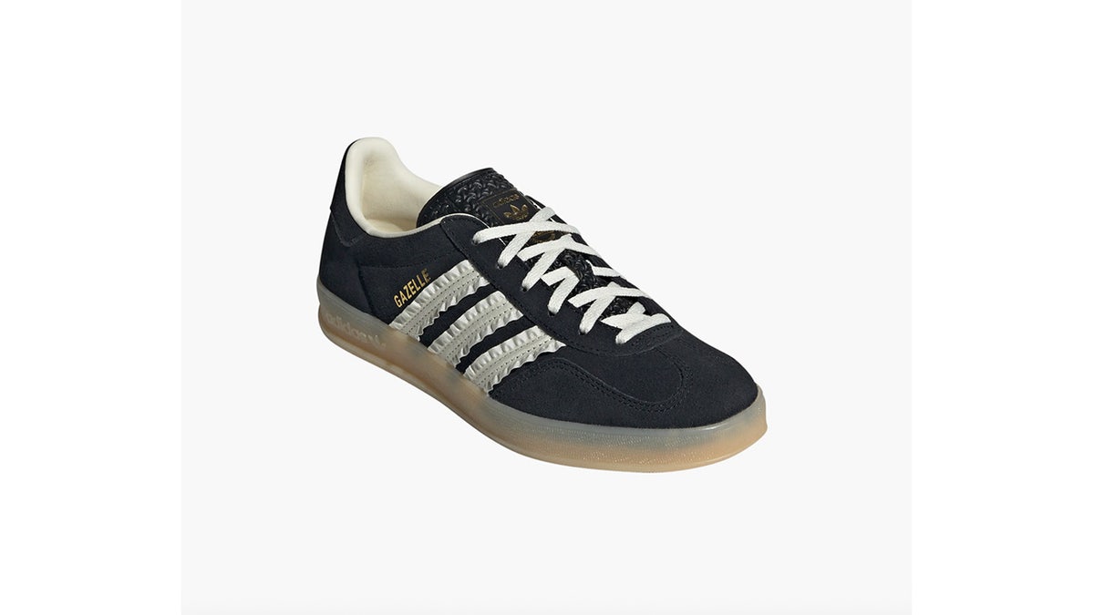 This shoe is stylish and comfortable.