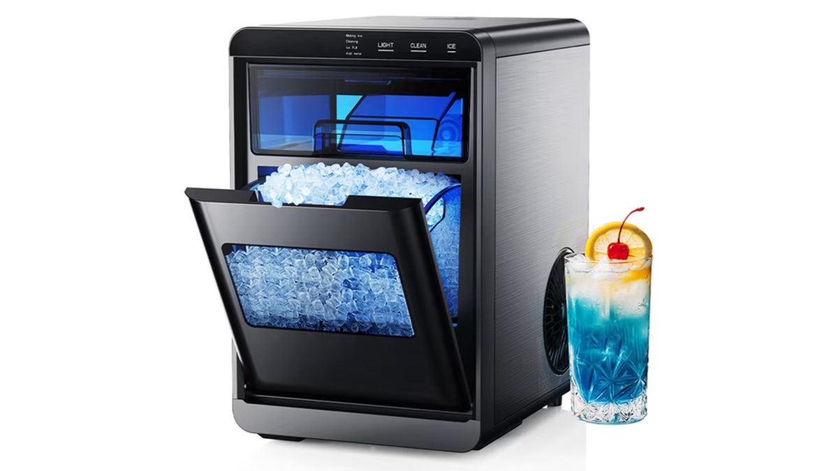 Make enough ice for an entire household in just 10 minutes. 
