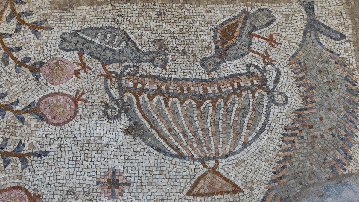 Mosaic depicting birds drinking