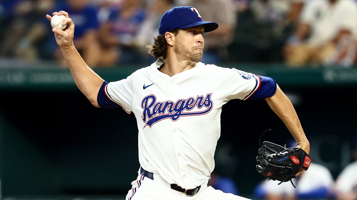 Rangers’ Jacob deGrom sets new MLB strikeout record in just 240 career games against Mariners