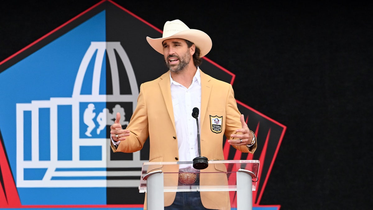 jared-allen-induction Jerved Len Len's emotional hall of fame speech highlighted faith and family