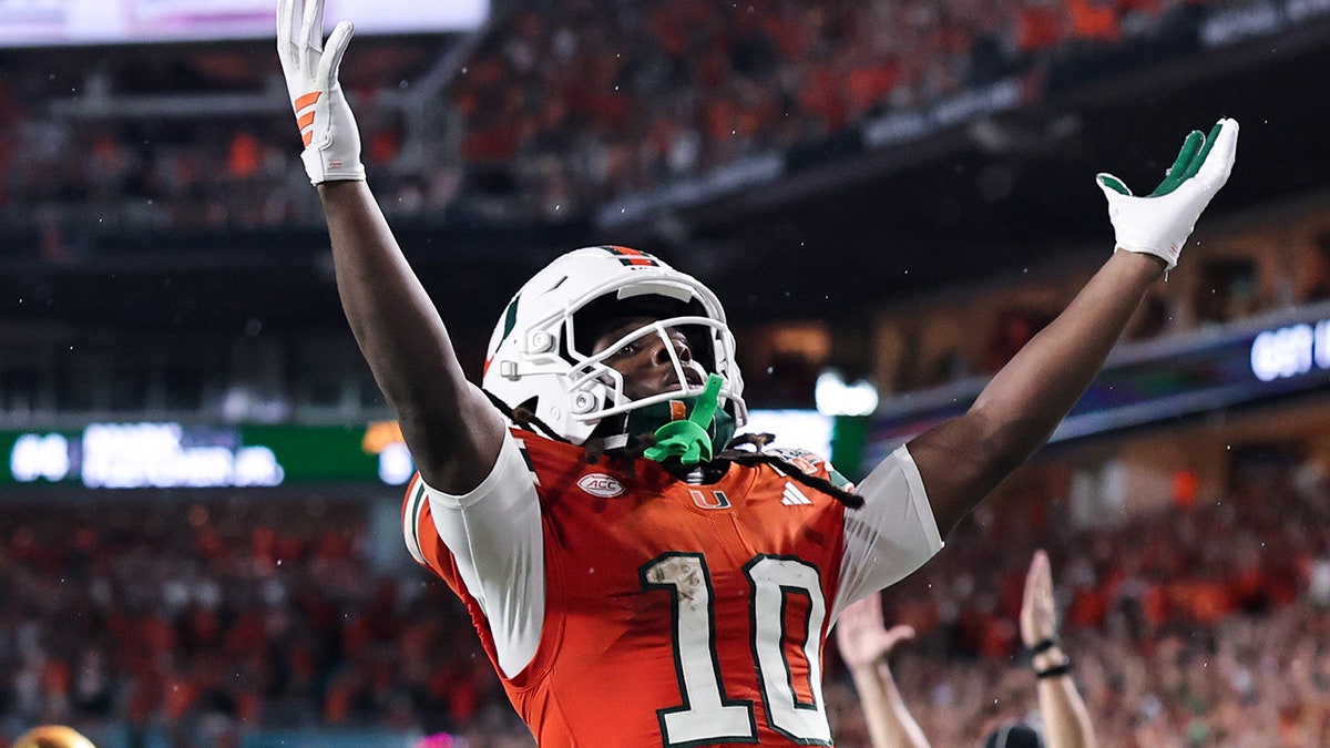 Malachi Toney celebrates touchdown