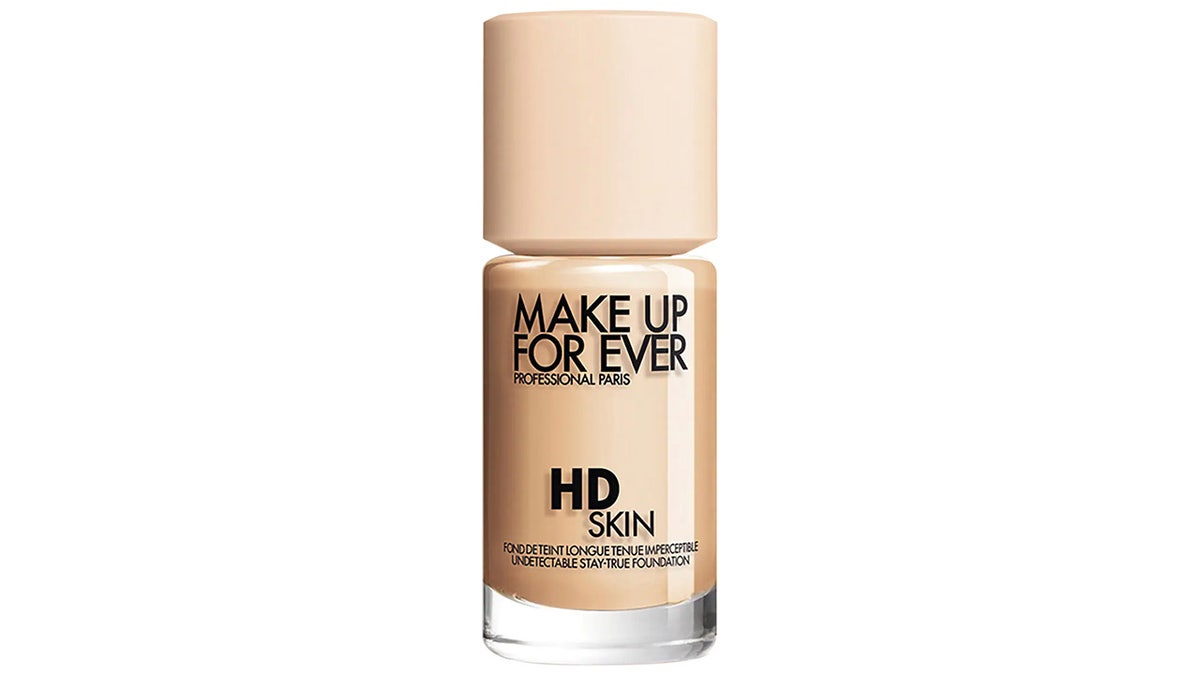 This waterproof foundation is breathable and hydrating with long-wear performance.