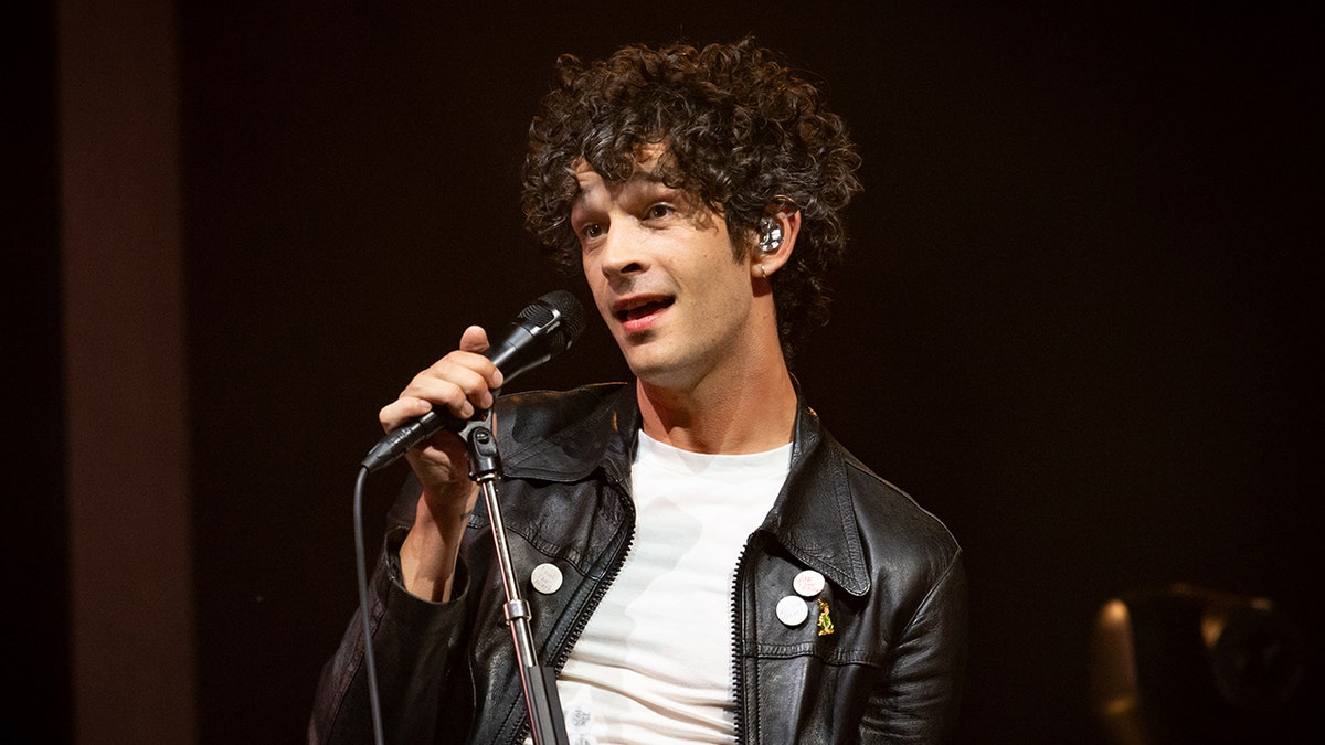 Matty Healy singing