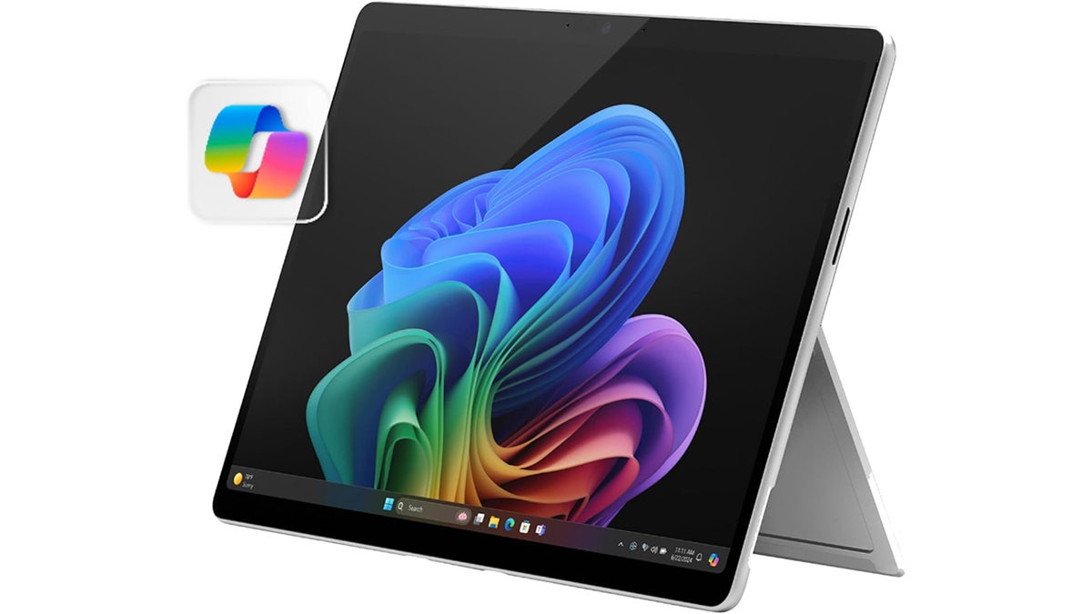 The long battery life and flexible keyboard make this a great 2-in-1 laptop and tablet option.