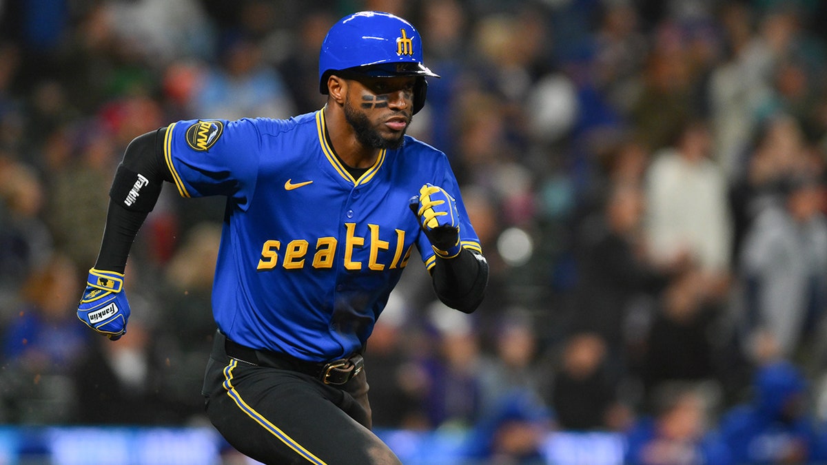Victor Robles corre las bases