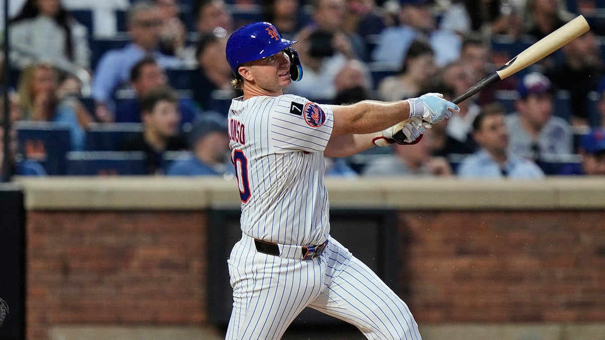 Pete Alonso in the third inning vs Braves