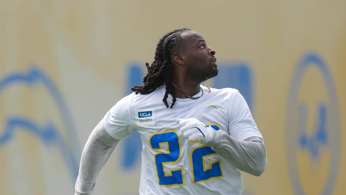 Najee Harris running