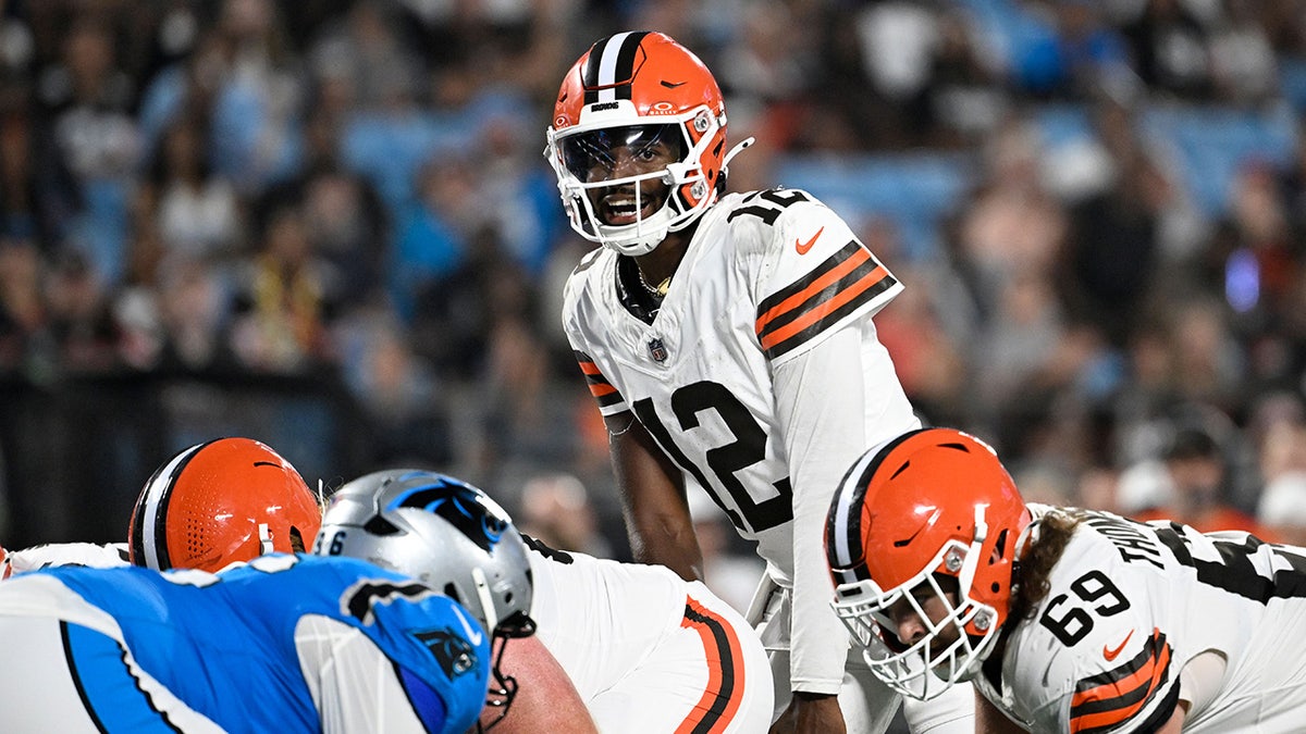 Shedeur Sanders under center