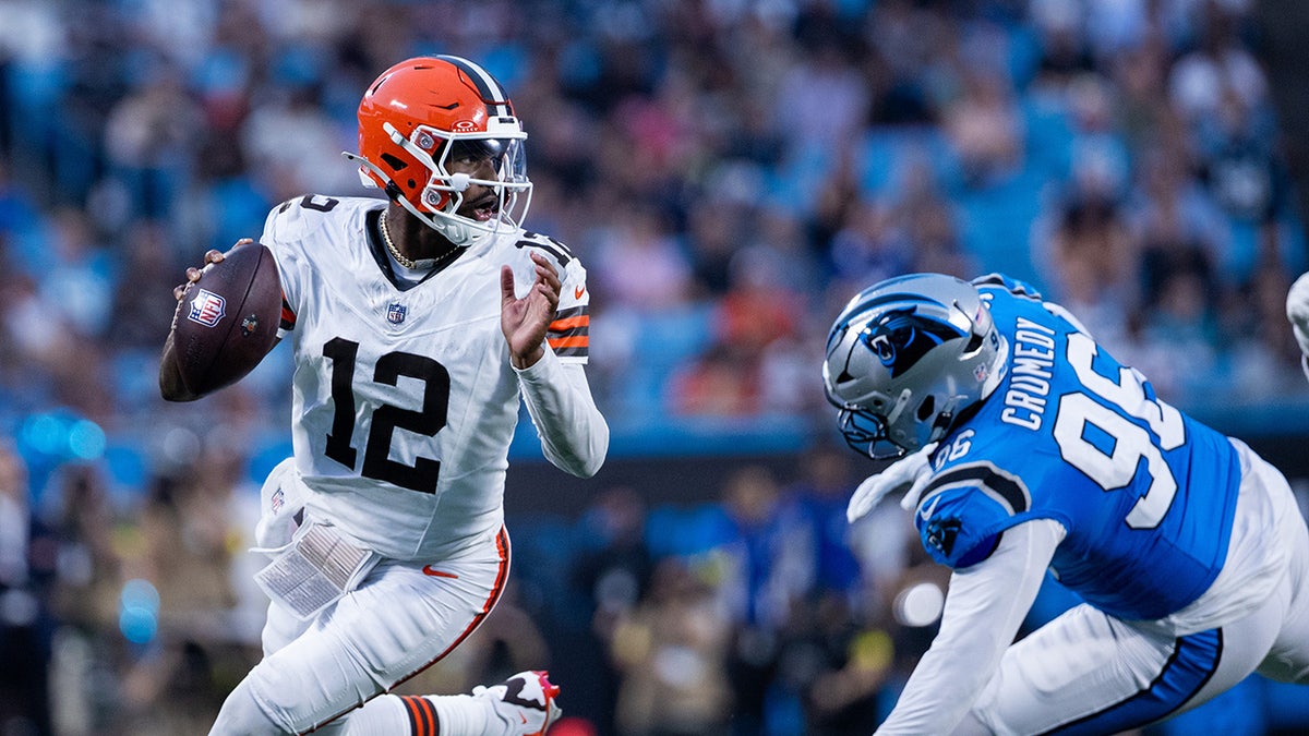 Shedeur Sanders avoids the rush