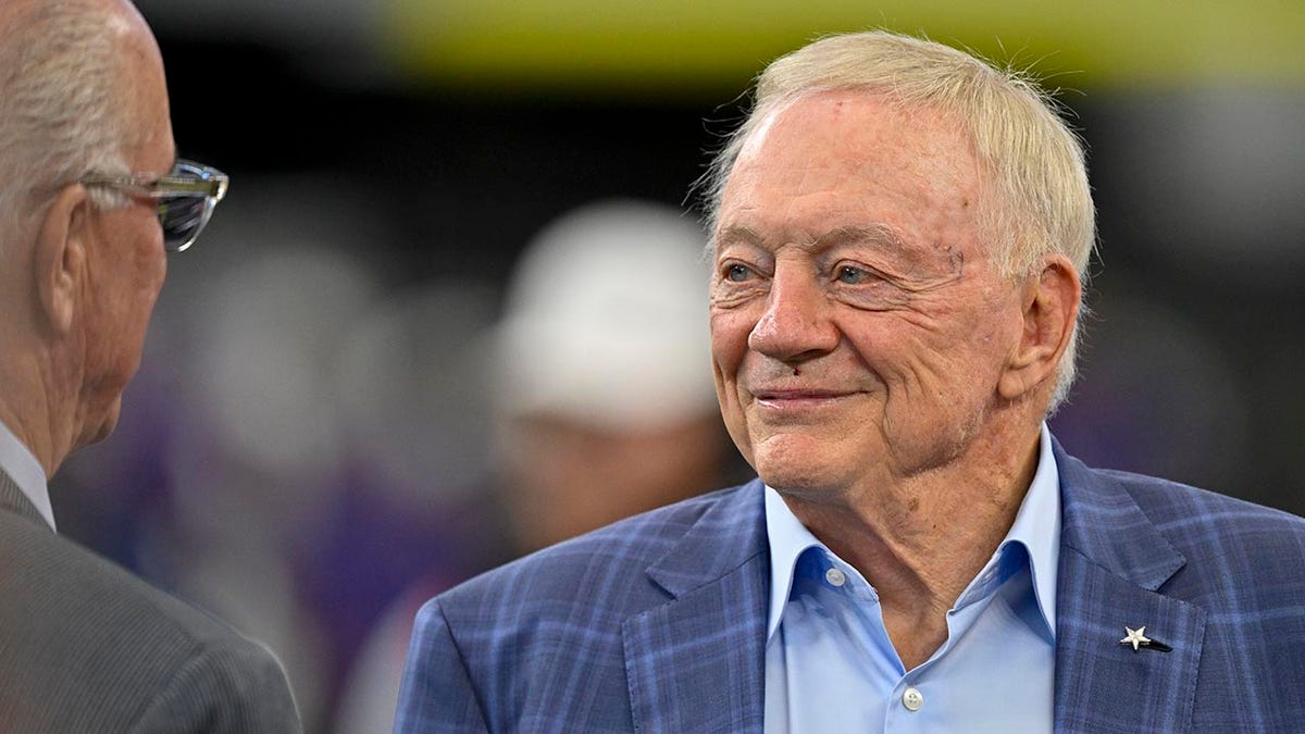 Jerry Jones in the Raffles cowboy game