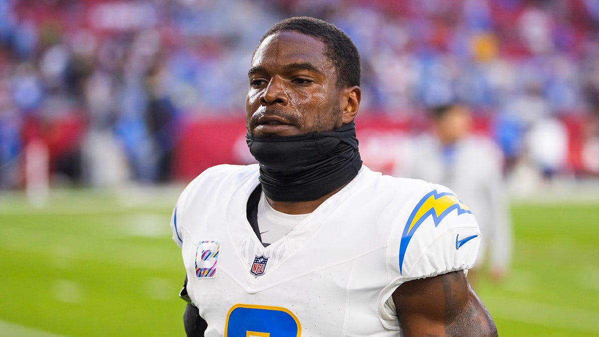 Denzel Perryman’s arrest on felony gun charges could shake up Chargers’ defensive plans