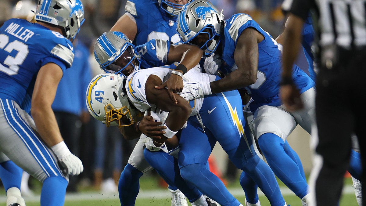 Chargers i Lwy grają w grze NFL Hall of Fame
