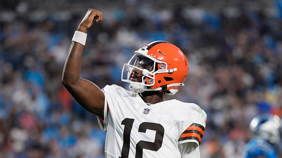 nfl-shedeur-sanders-2-081025 After the brown game, Shedder Sanders received a comparison of Lebron James