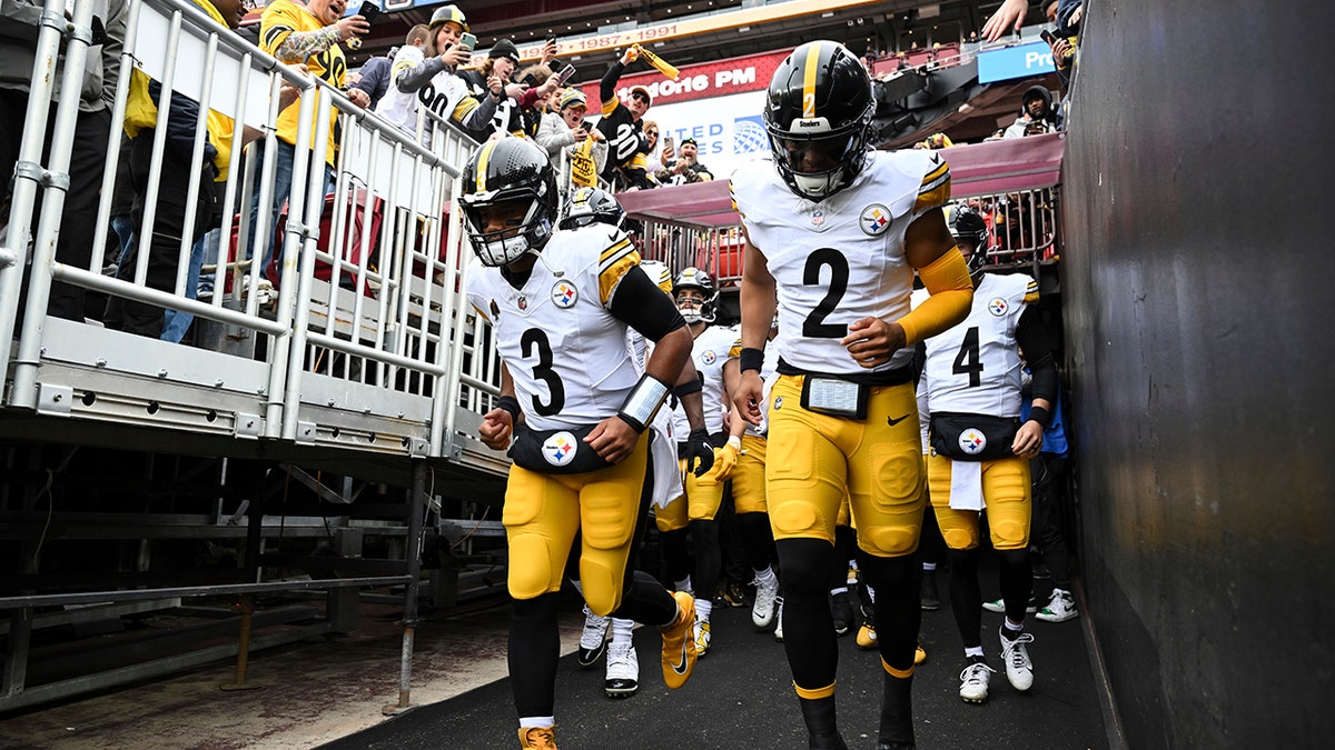 Justin Fields with the Steelers