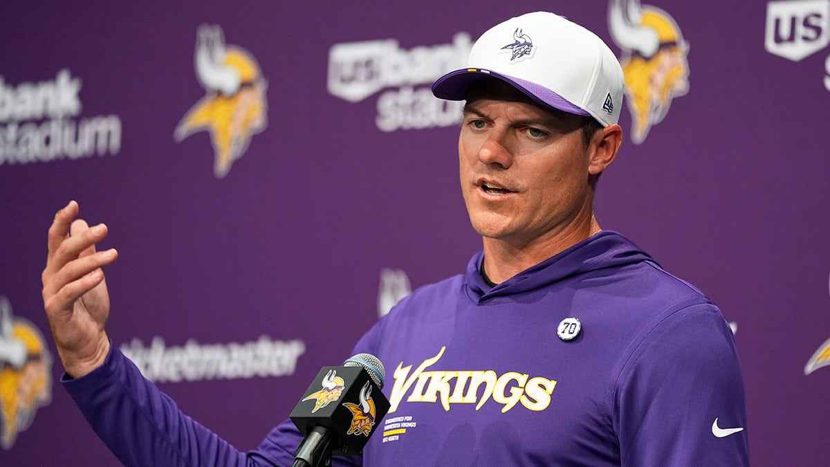 Kevin O'Connell talks to the reporters