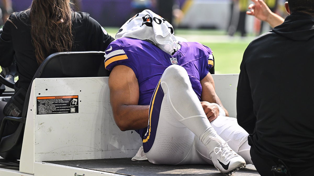 Rondale Moore suffers leg injury