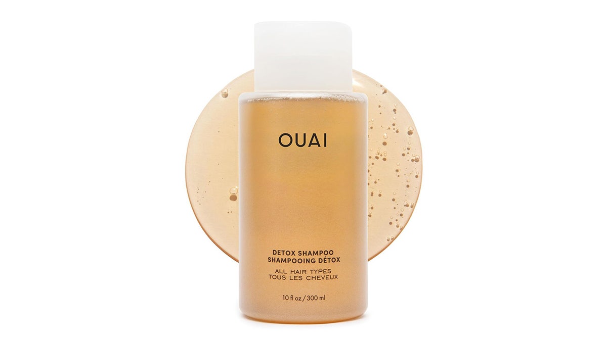 OUI Detox Shampoo는 깊은 청소에 인기있는 선택입니다.